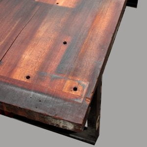 Tavolo Industrial per Eva e Carlotta di Bologna