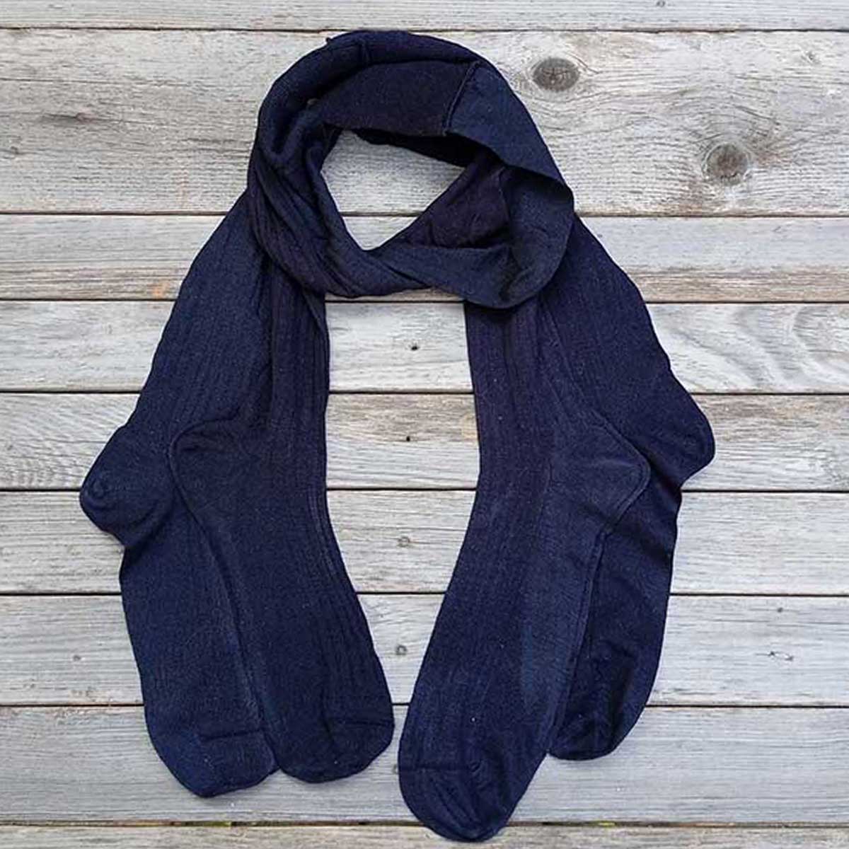 Sciarpa realizzata con calze in lana imperfette da Ricicli Design