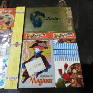 Divanone per Giulia ed Elisa, Modena