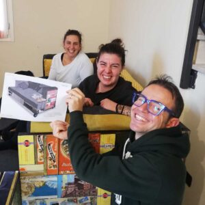 Divanone per Giulia ed Elisa, Modena