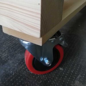 Divanone per Giulia ed Elisa, Modena