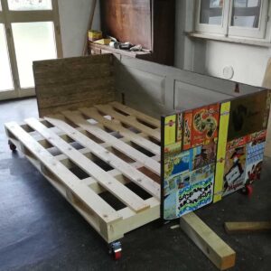 Divanone per Giulia ed Elisa, Modena