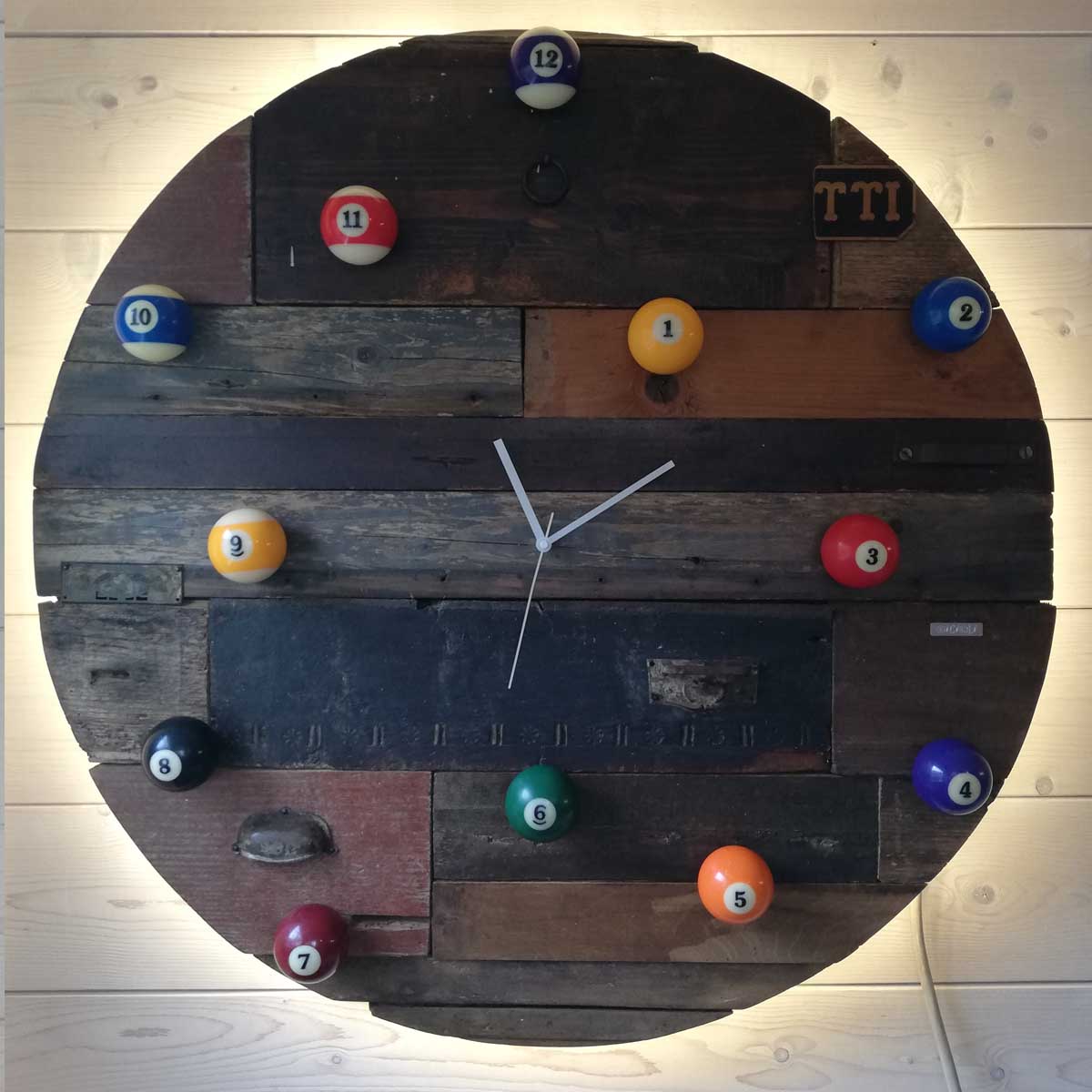 Orologio Biliardo a casa di Valentina e Matteo AFFI (VR) Orologio Biliardo a casa di Valentina e Matteo AFFI (VR)