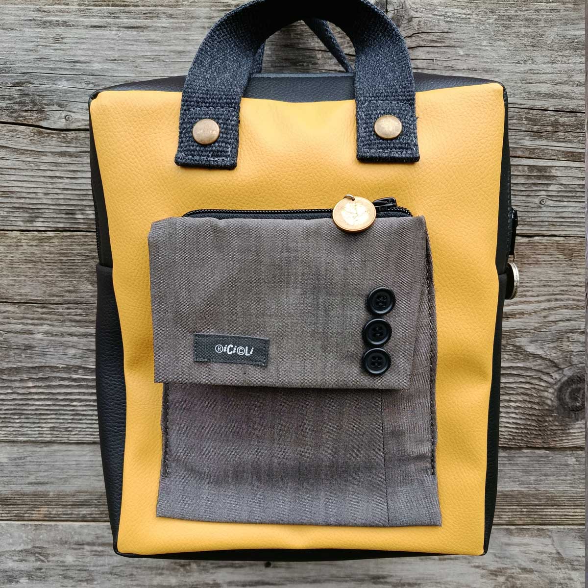 Borsa zaino Fico n°10 per Daniele S. Borsa zaino Fico n°10 per Daniele S.